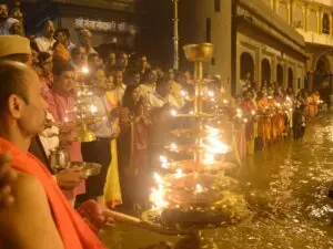 Goda Aarti Nashik Ramkund evening diya lights spiritual ceremony