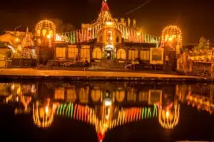 Goda Aarti Nashik Ramkund evening diya lights spiritual ceremony